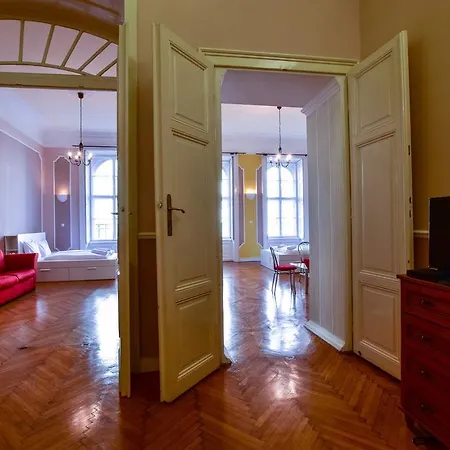 Luxurious 2-bedroom *