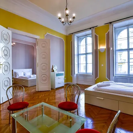 Luxurious 2-bedroom * Budapest