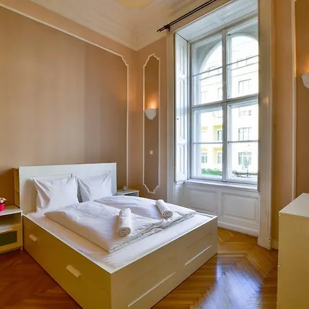Luxurious 2-bedroom *