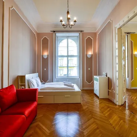 Luxurious 2-bedroom Apartment